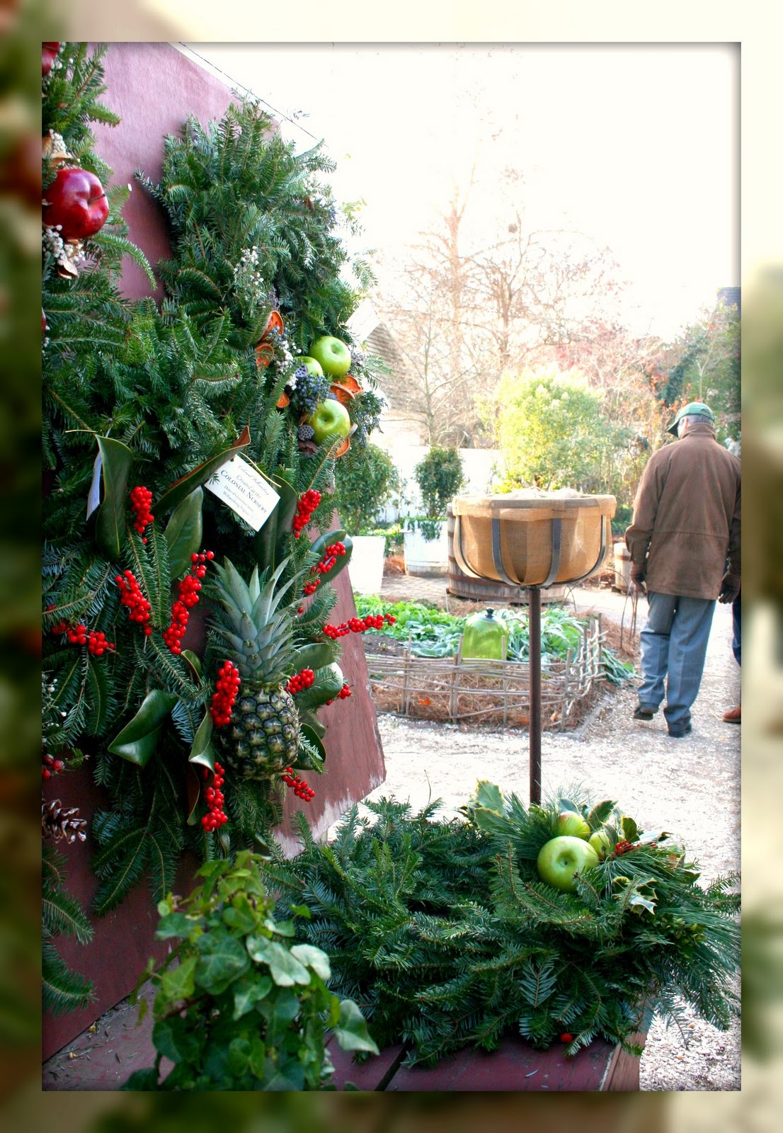 Colonial Garden Decorations